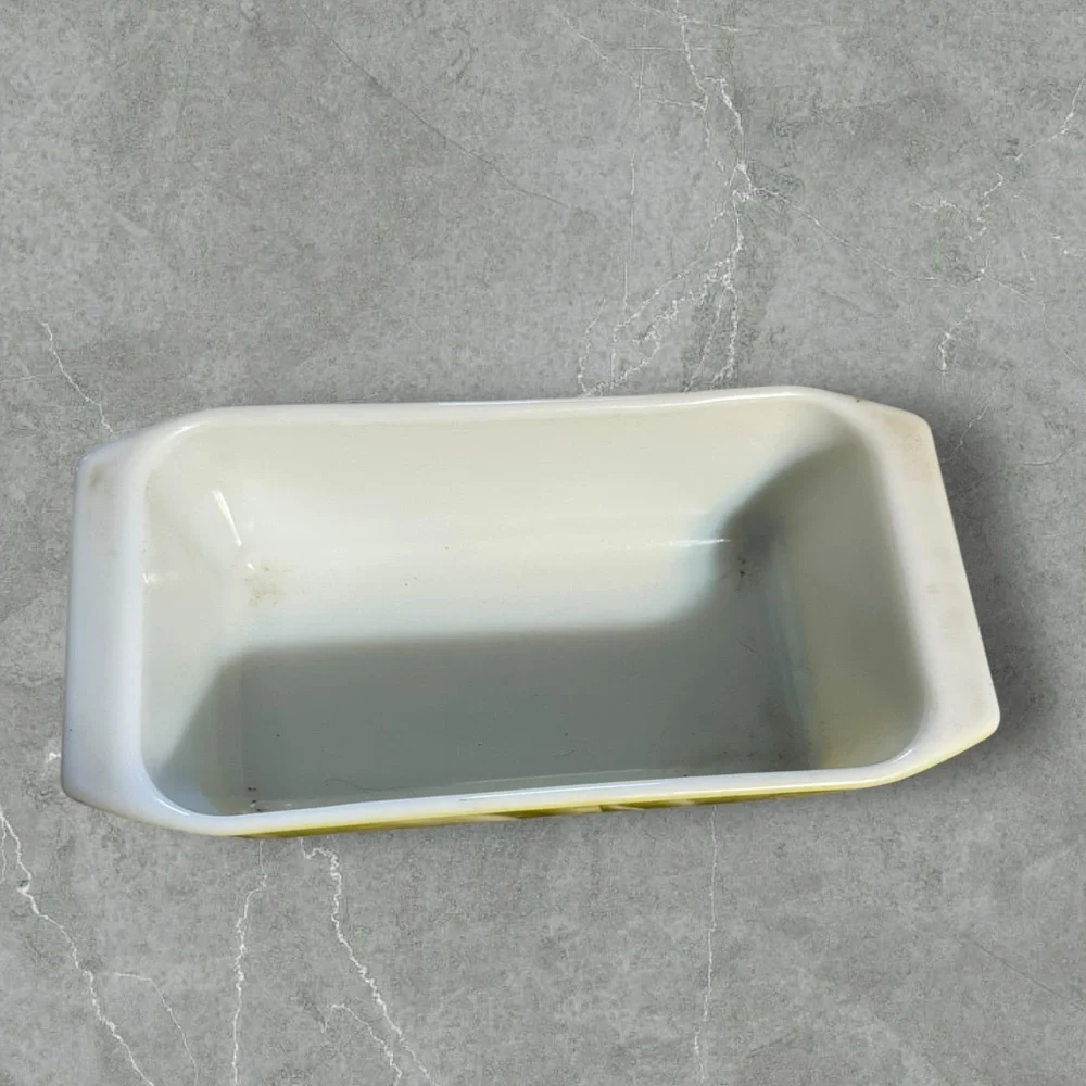 Vintage Pyrex Yellow Milk Glass Loaf Pan 8.5” x 4.5” x 2.5” Ovenware #913‎ USA